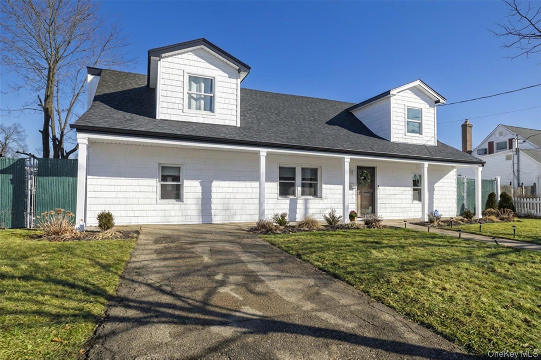 #3 photo, 2125 North Drive, नासाउ काउंटी Seaford , NY 11783