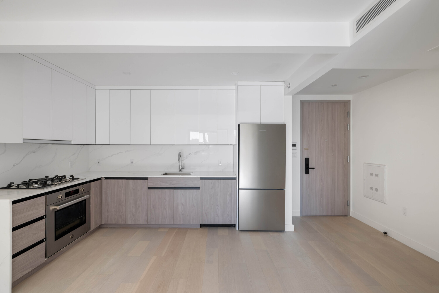 #4 photo, 144-49 NORTHERN Boulevard, Куинс ‖ Flushing , NY 11354