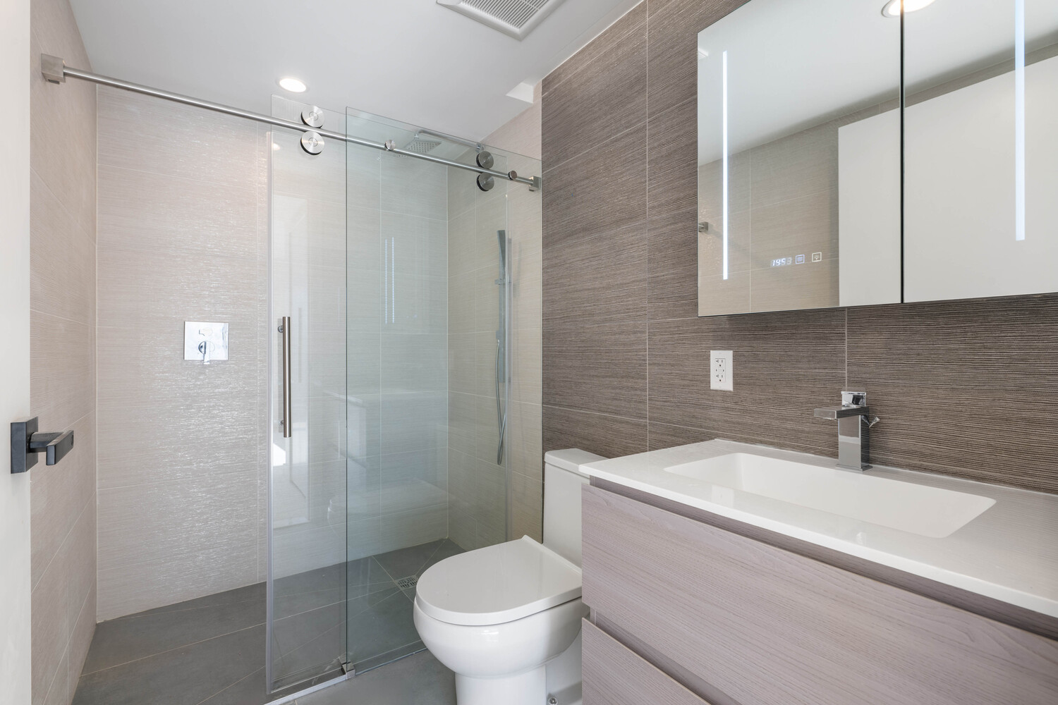 #8 photo, 144-49 NORTHERN Boulevard, Куинс ‖ Flushing , NY 11354