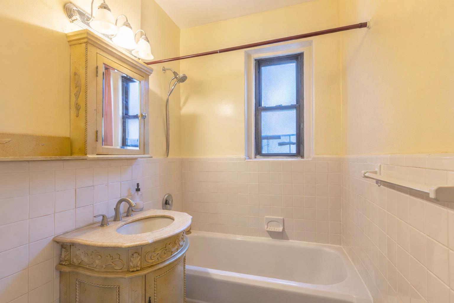 #4 photo, 2515 Glenwood Road, Flatbush , NY 11210