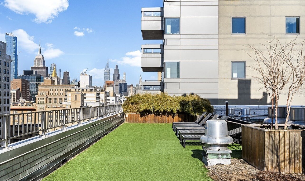 #8 photo, 111 3RD Avenue, Манхэттен ‖ East Village , NY 10003