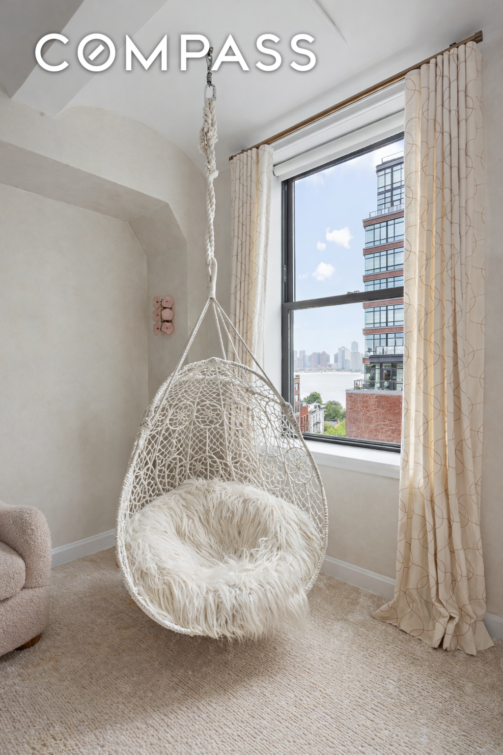 #18 photo, 275 W 10th Street, מנהטן West Village , NY 10014