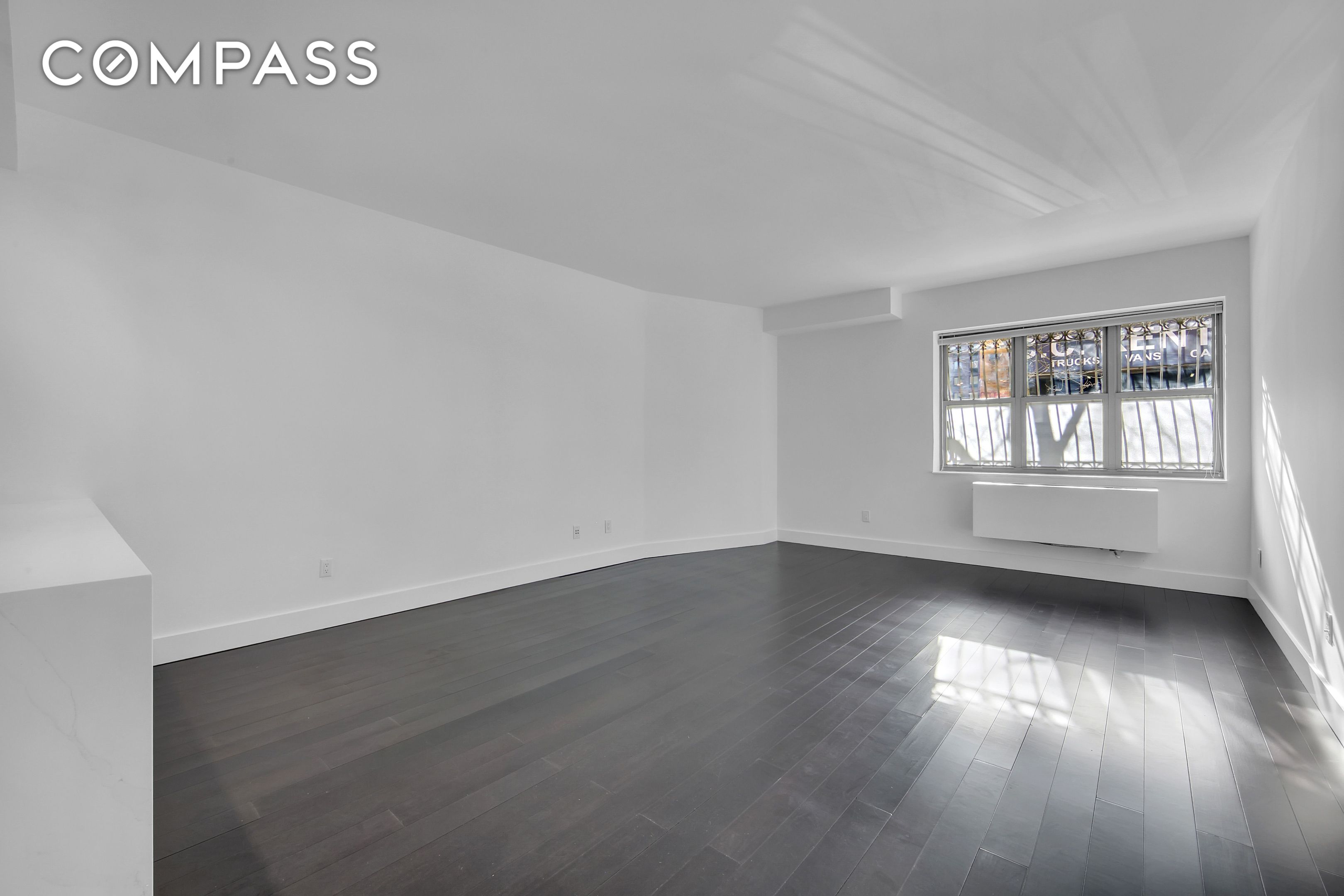 #5 photo, 516 W 47th Street, Hell's Kitchen , NY 10036