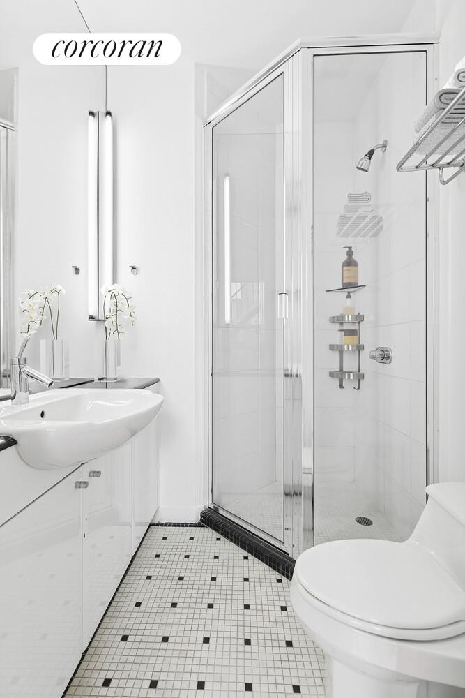 #9 photo, 11 E 22ND Street, Манхэттен ‖ Flatiron , NY 10010