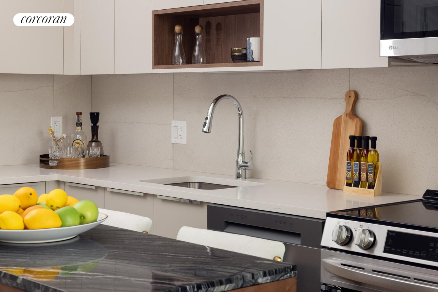 #7 photo, New York City, مانهاتن Inwood , NY 10034