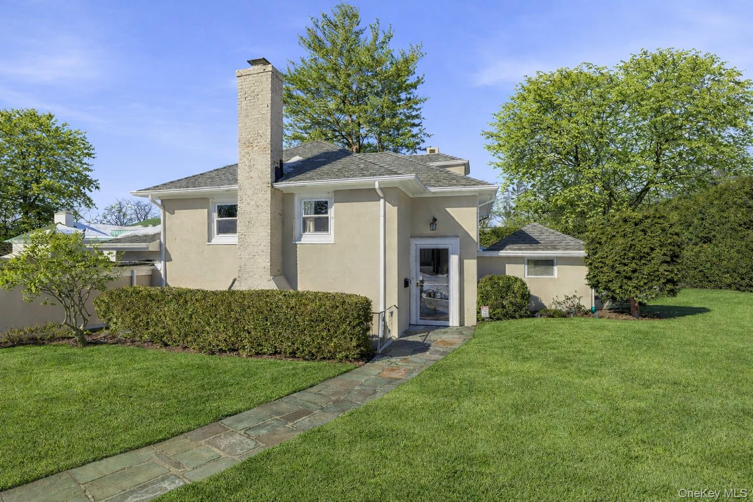 #1 photo, 4 Dupont Avenue, White Plains , NY 10605