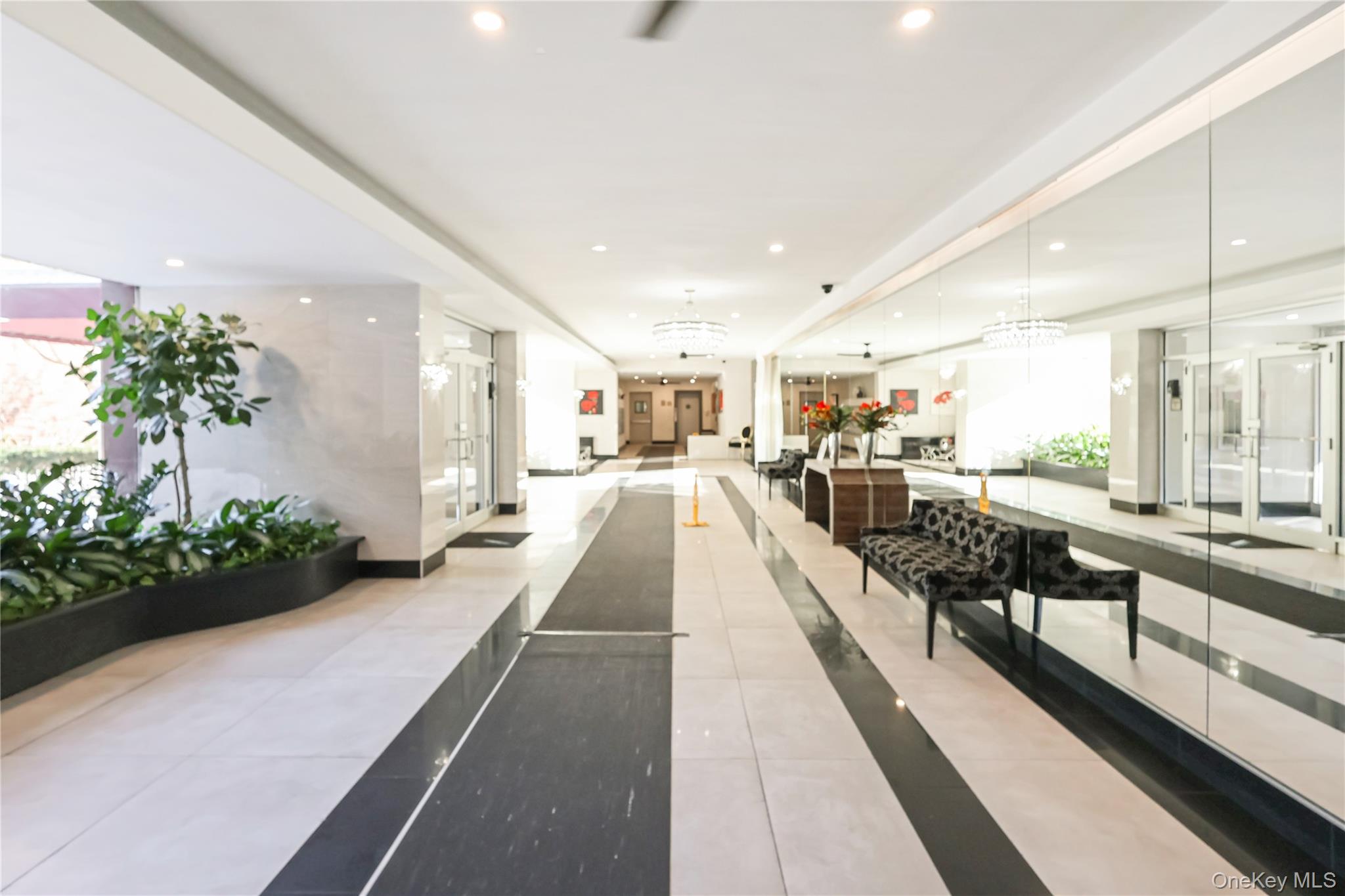 #13 photo, 64-11 99th Street, कुईंस Rego Park , NY 11374