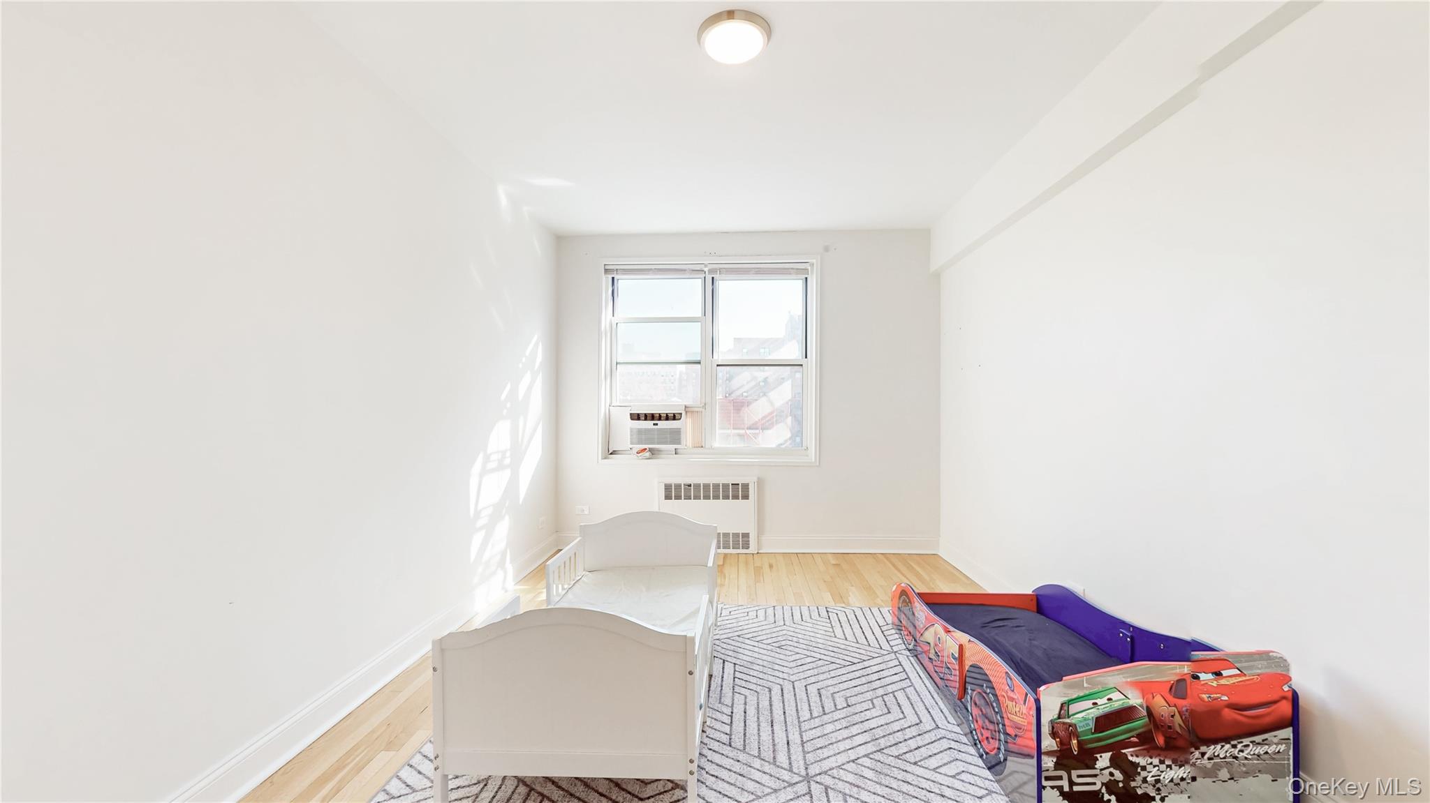 #9 photo, 64-11 99th Street, कुईंस Rego Park , NY 11374