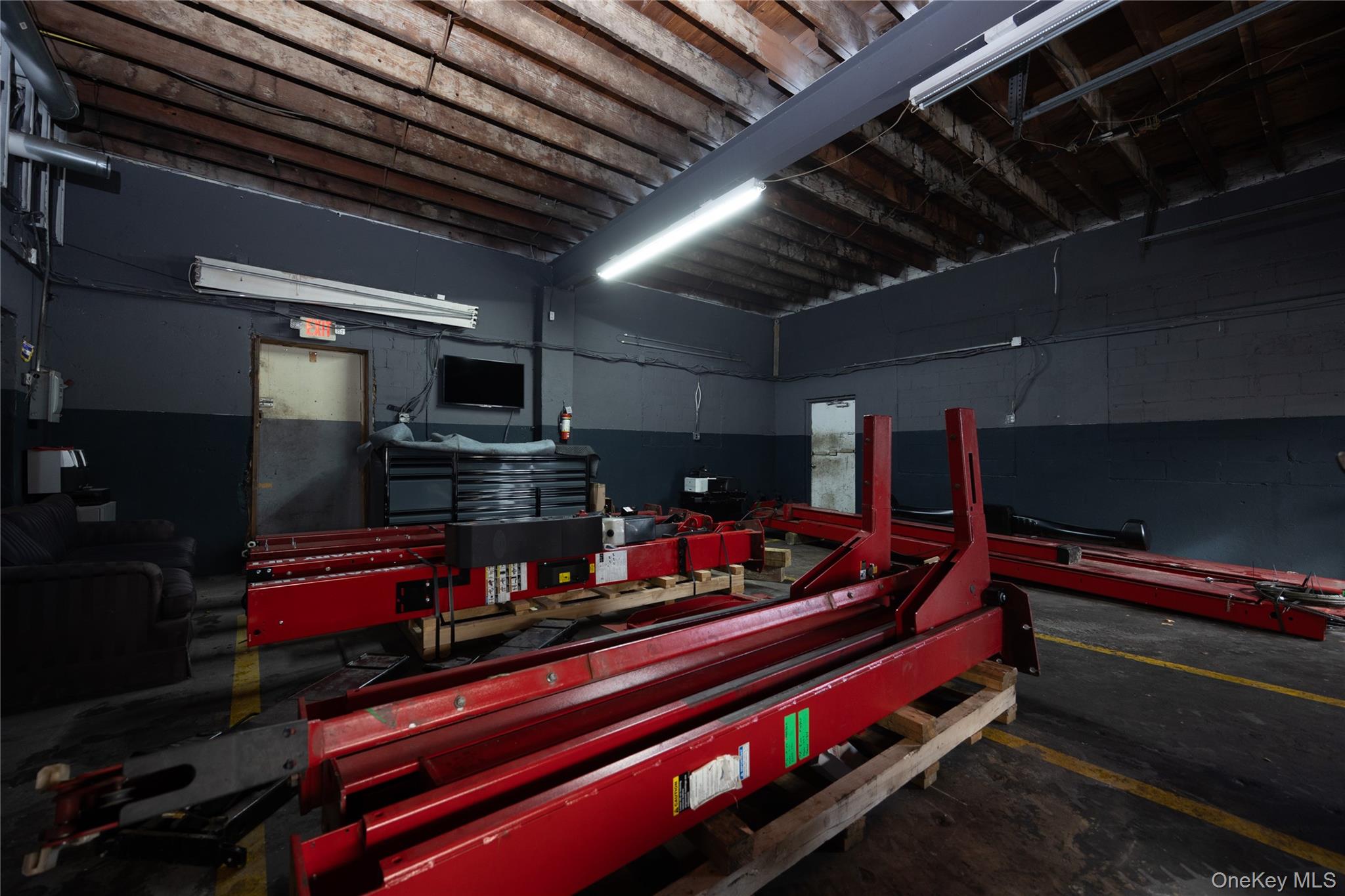 #7 photo, 793 Main Street, Farmingdale , NY 11735