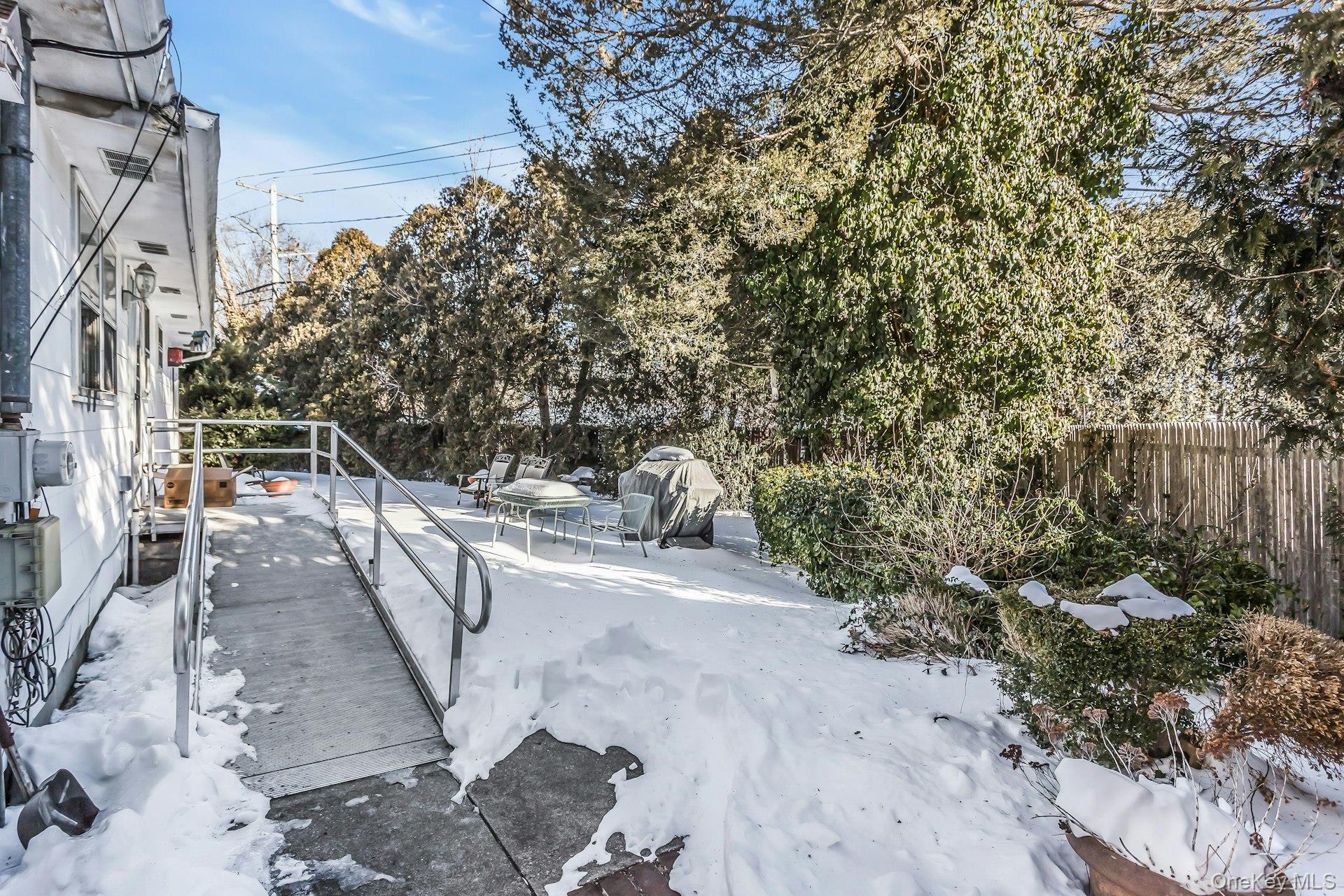 #19 photo, 1 Towne Court, Melville , NY 11747