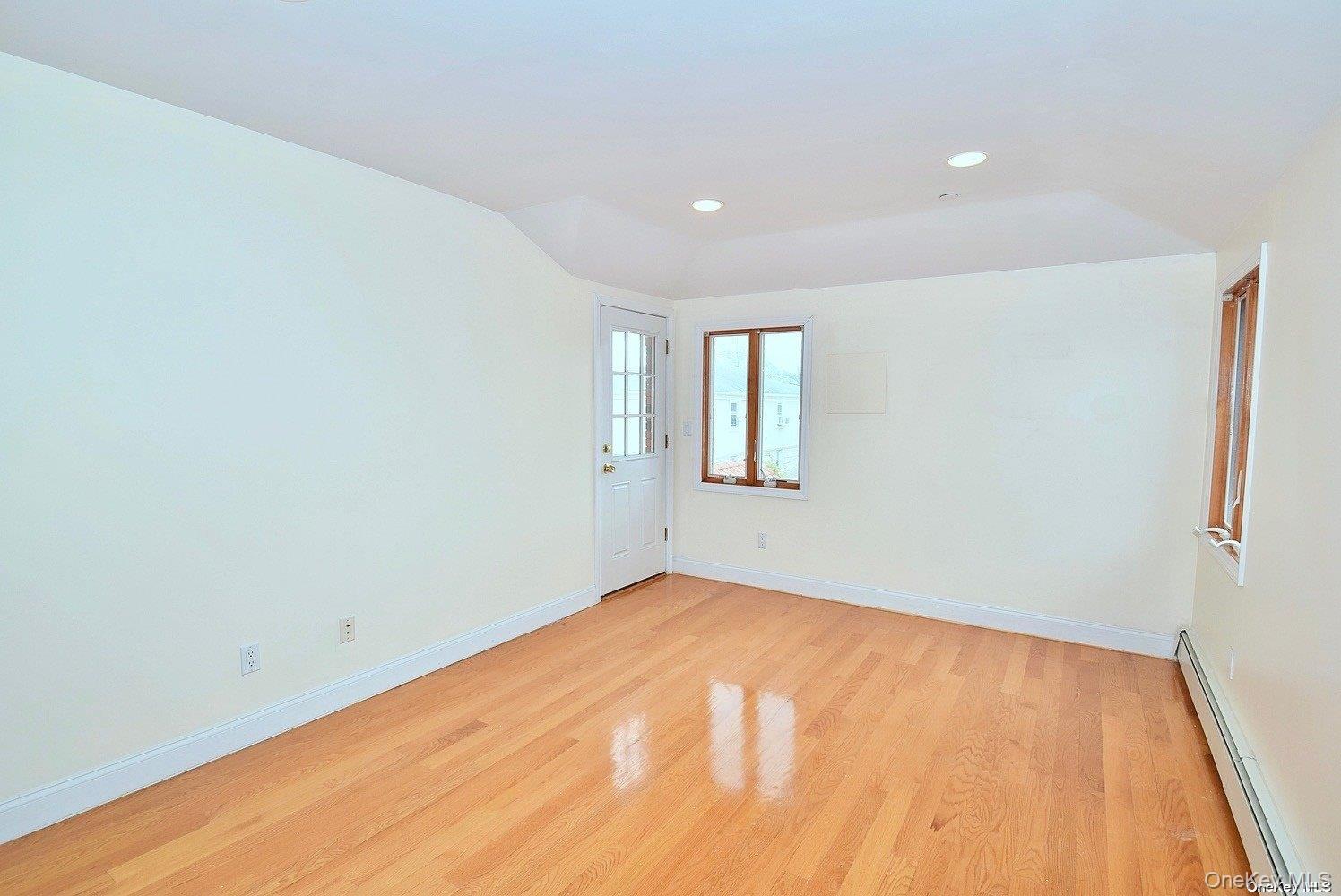 #12 photo, 154-36 20th Road, Куинс ‖ Whitestone , NY 11357