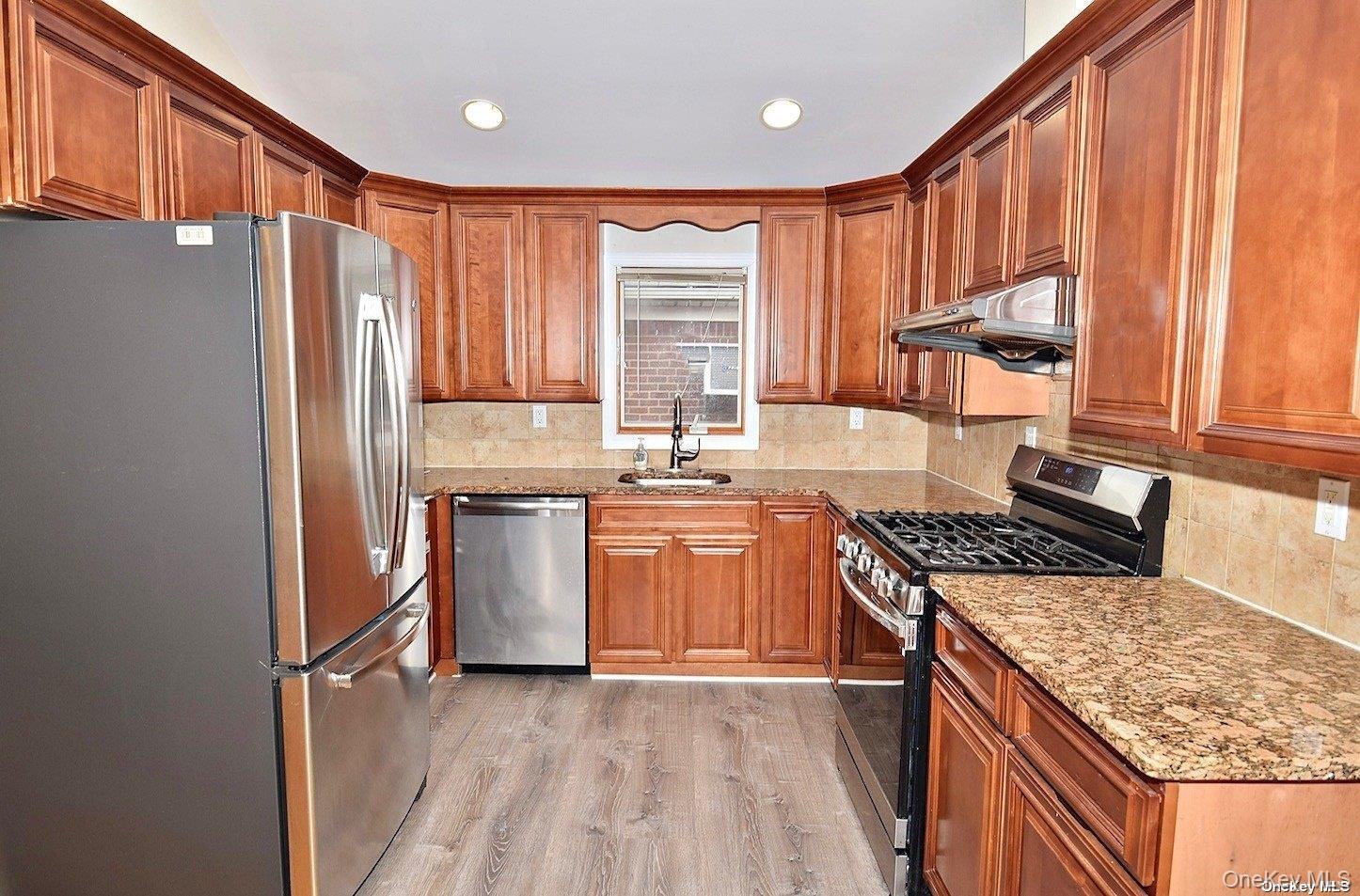 #2 photo, 154-36 20th Road, Куинс ‖ Whitestone , NY 11357