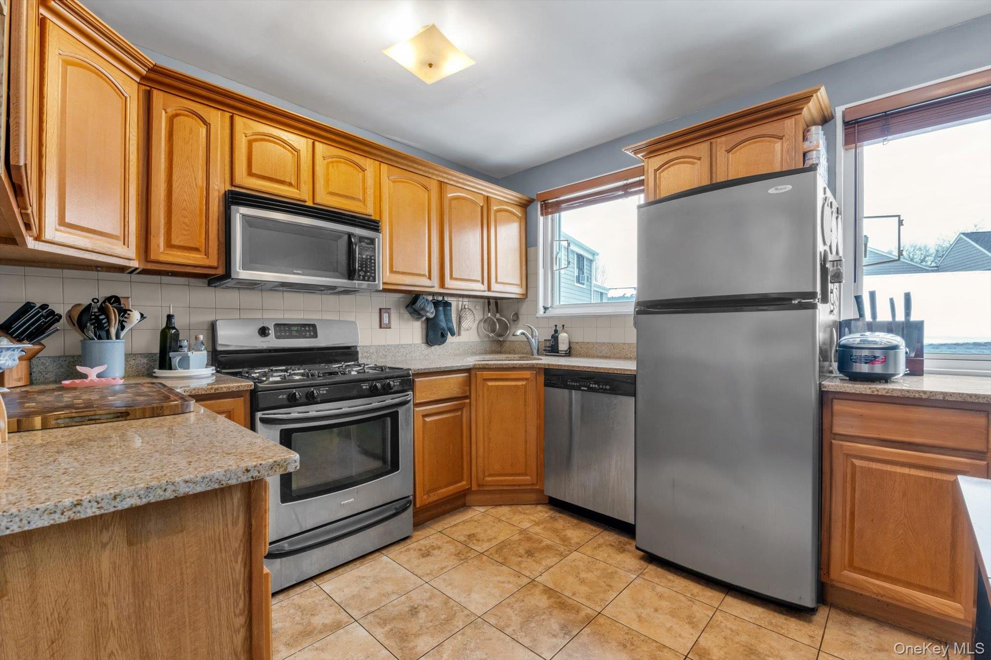 #5 photo, 218-01 68 Ave, Oakland Gardens , NY 11364