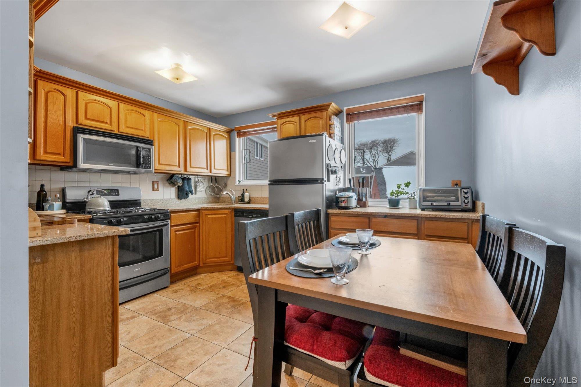 #6 photo, 218-01 68 Ave, Oakland Gardens , NY 11364