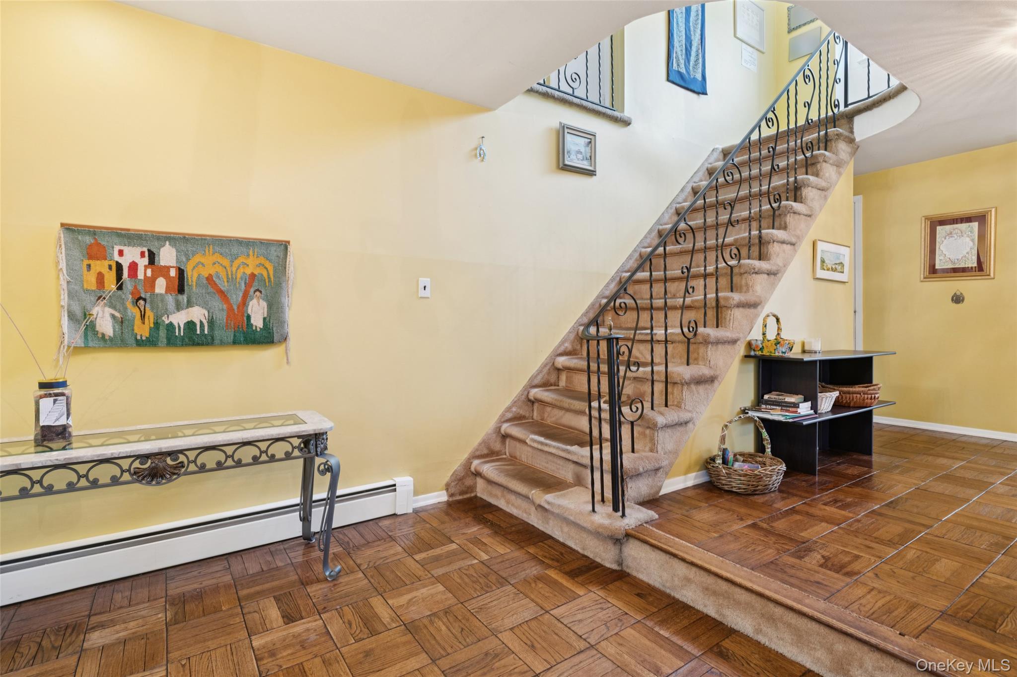 #3 photo, 10 Sarah Drive, מחוז סאפוק Dix Hills , NY 11746