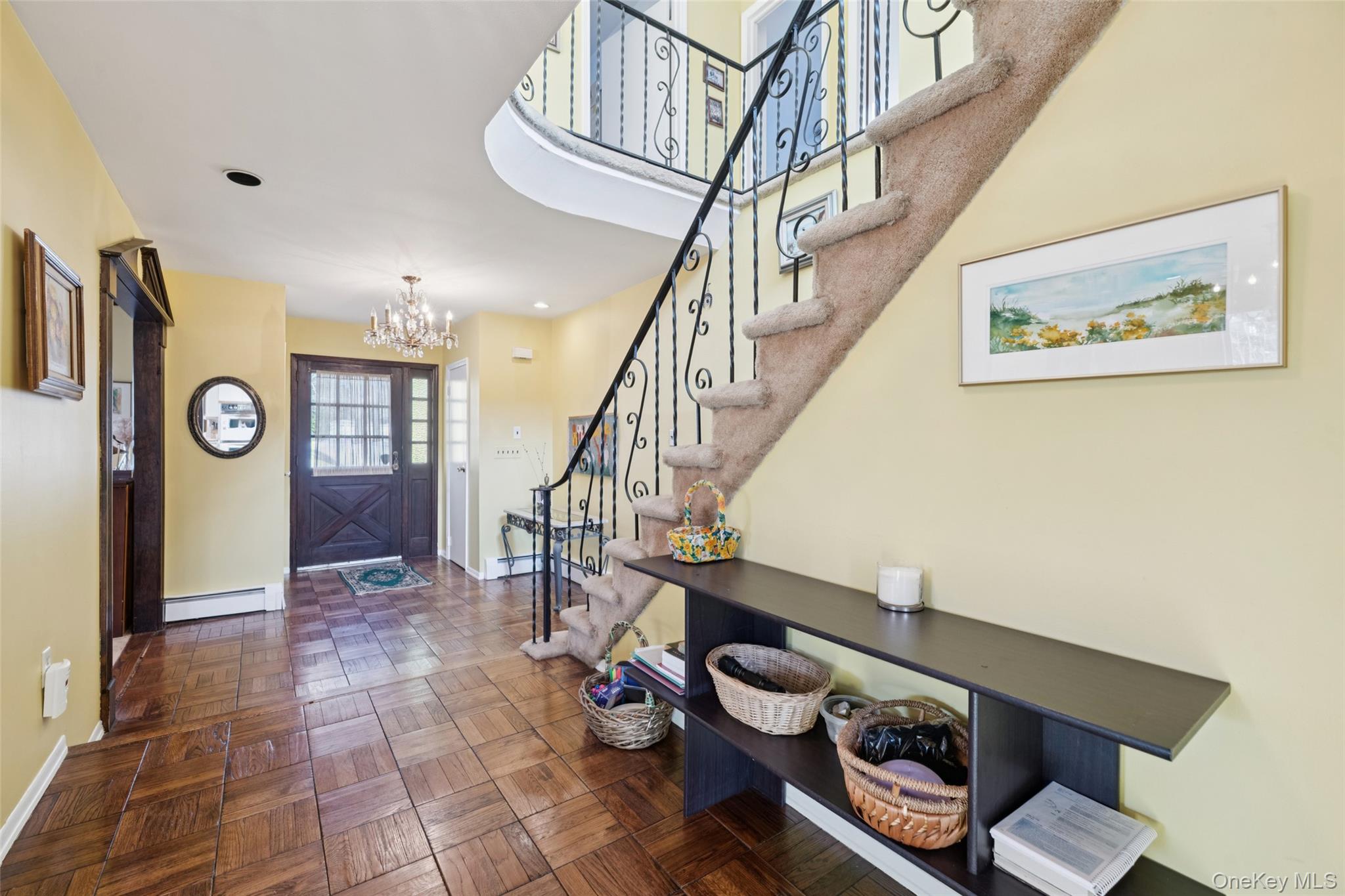 #4 photo, 10 Sarah Drive, מחוז סאפוק Dix Hills , NY 11746