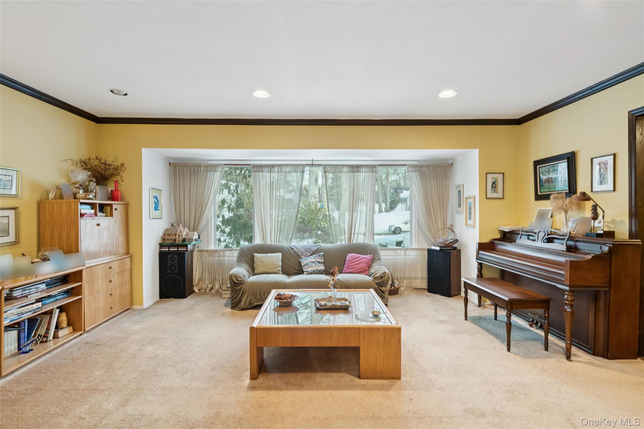 #6 photo, 10 Sarah Drive, מחוז סאפוק Dix Hills , NY 11746