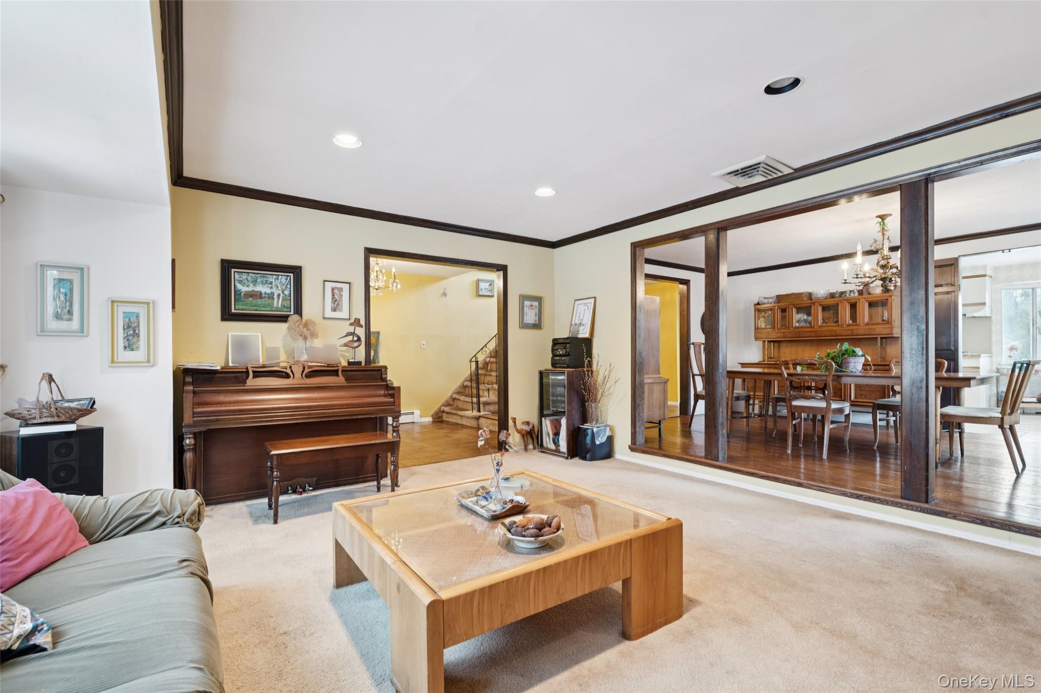 #7 photo, 10 Sarah Drive, מחוז סאפוק Dix Hills , NY 11746