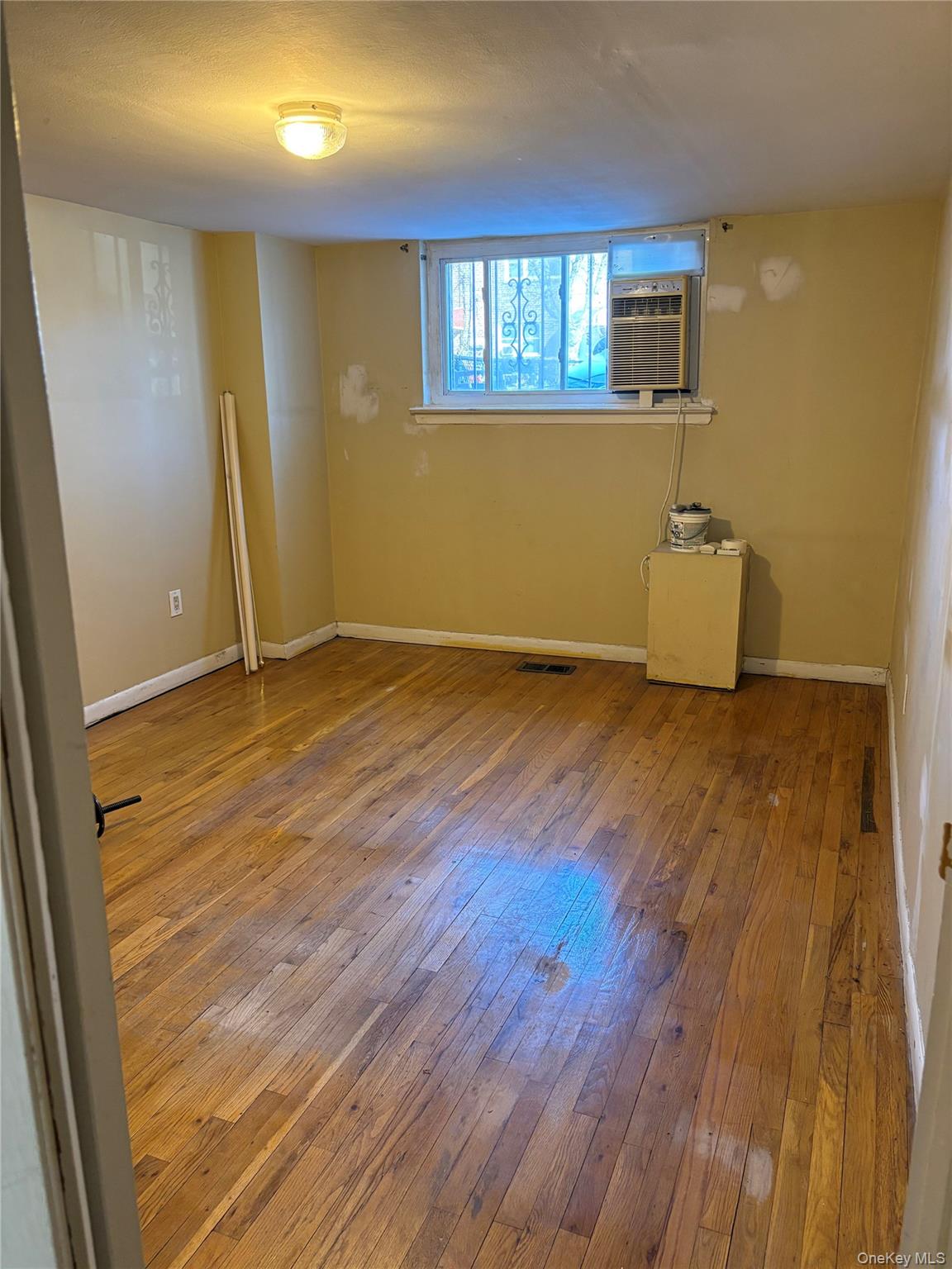 #14 photo, 281 Graff Avenue, Бронкс ‖ Bronx , NY 10465