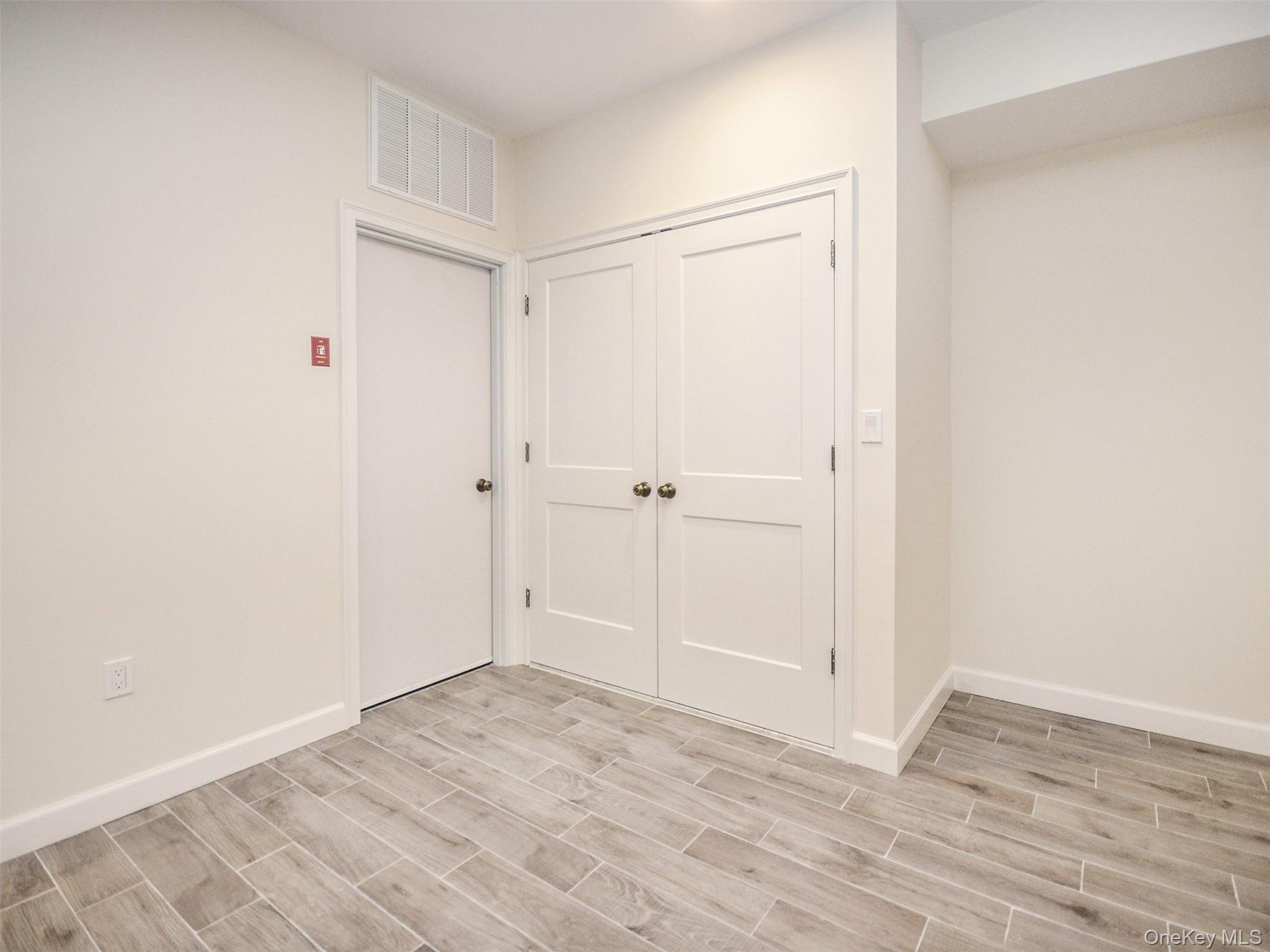 #17 photo, 30 Rear Dunes Lane, पोर्ट वॉशिंगटन Port Washington , NY 11050