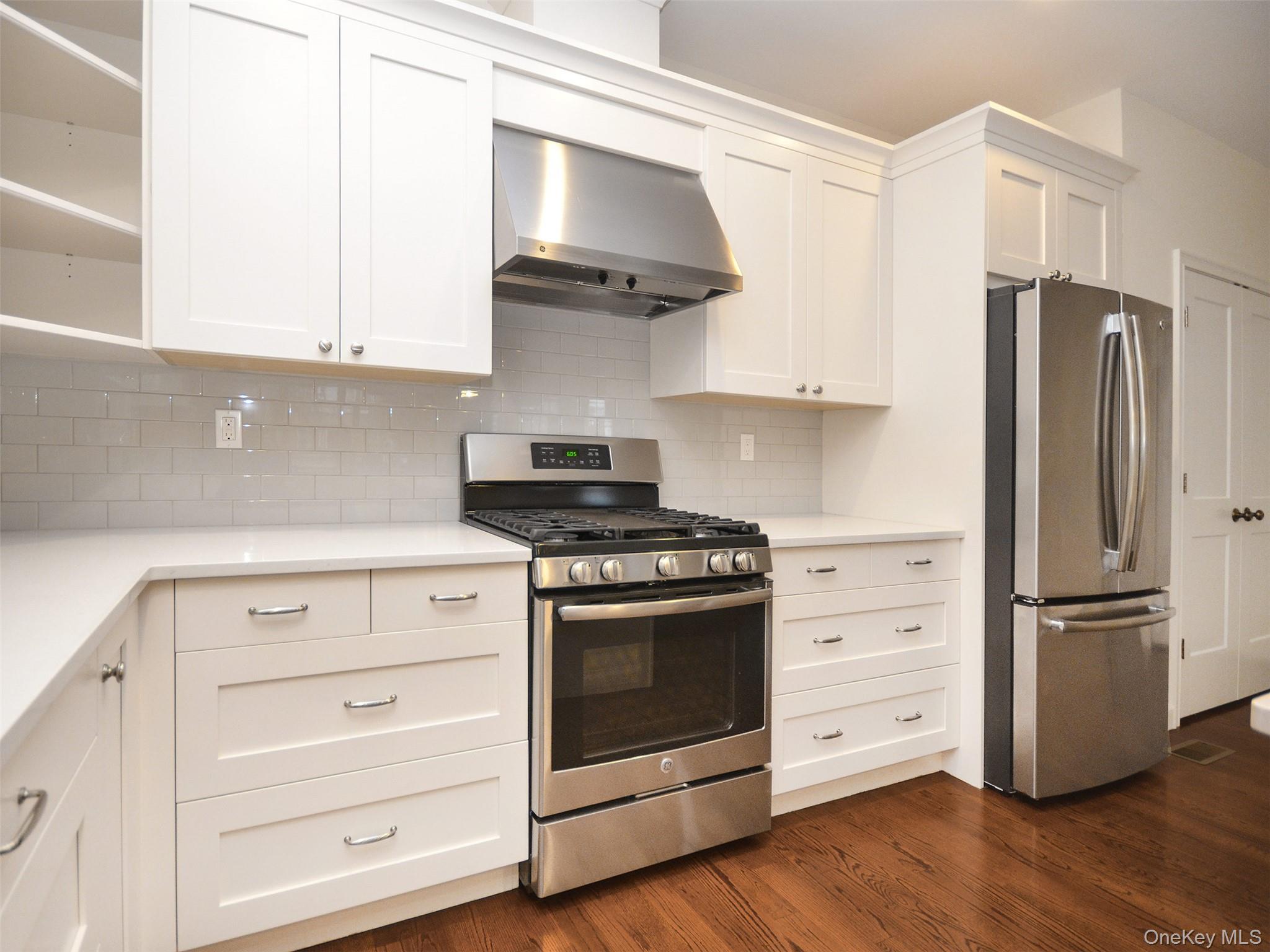 #6 photo, 30 Rear Dunes Lane, पोर्ट वॉशिंगटन Port Washington , NY 11050