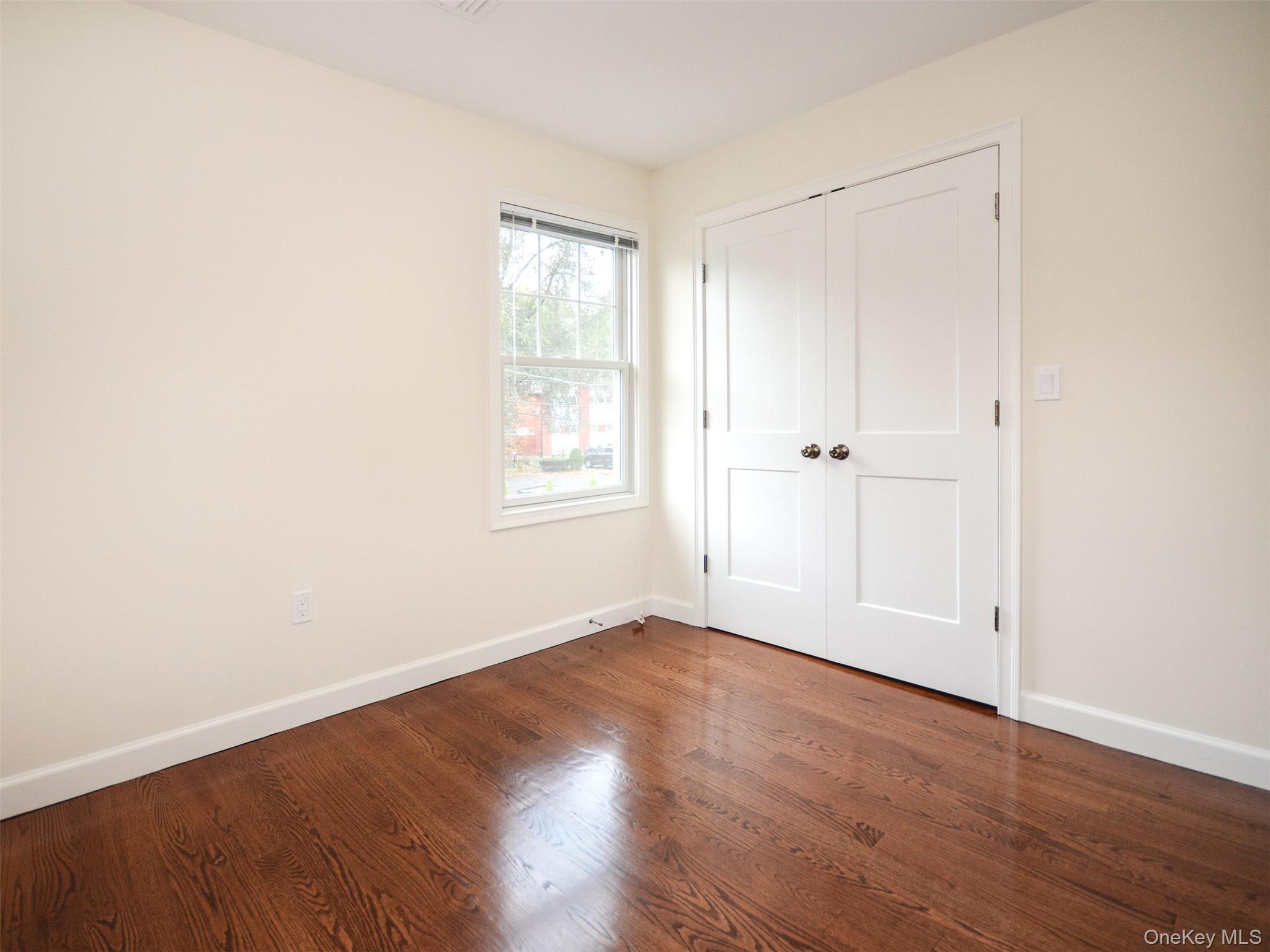 #9 photo, 30 Rear Dunes Lane, पोर्ट वॉशिंगटन Port Washington , NY 11050