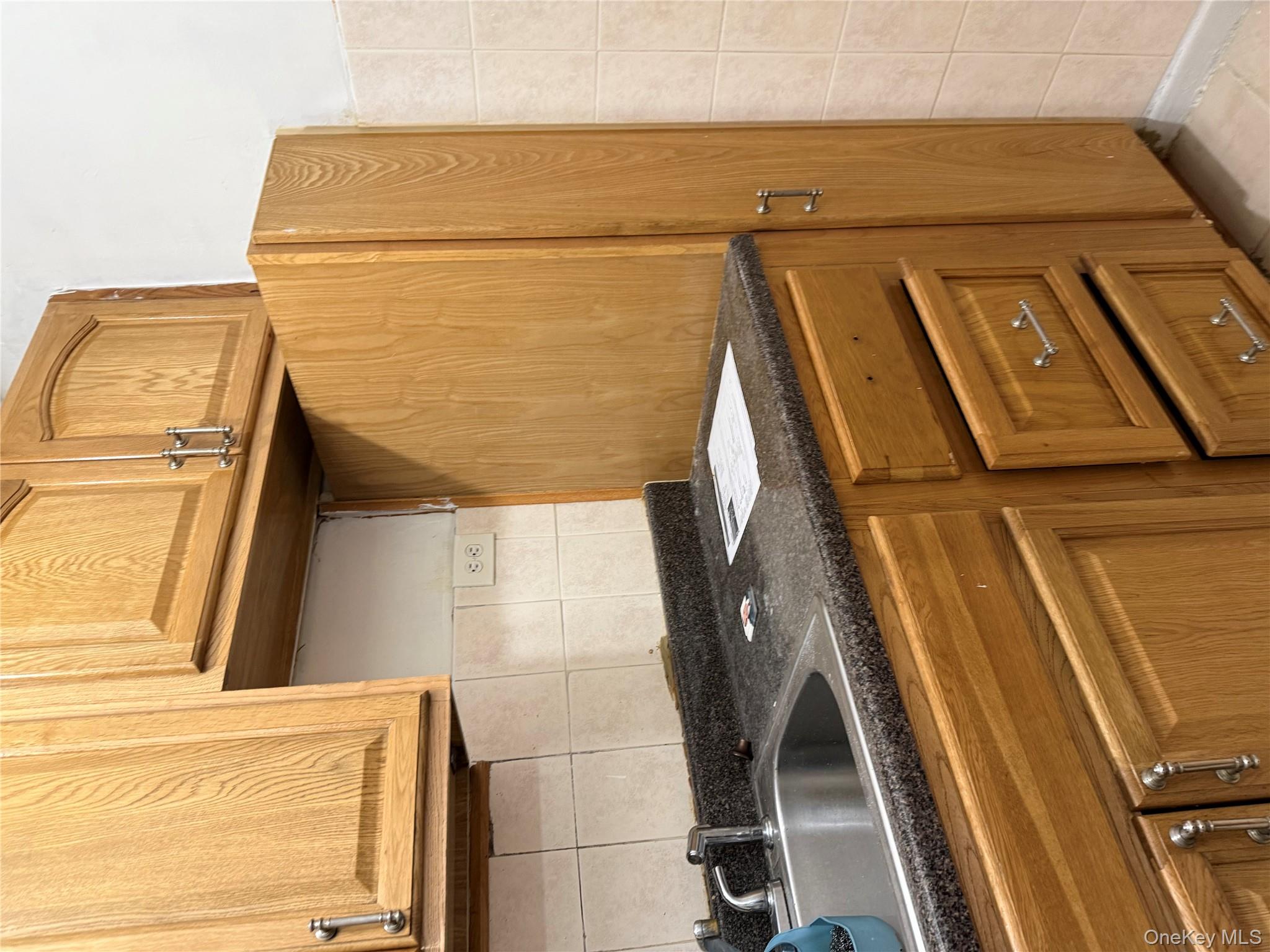 #4 photo, 84-20 51st Avenue, Elmhurst , NY 11373