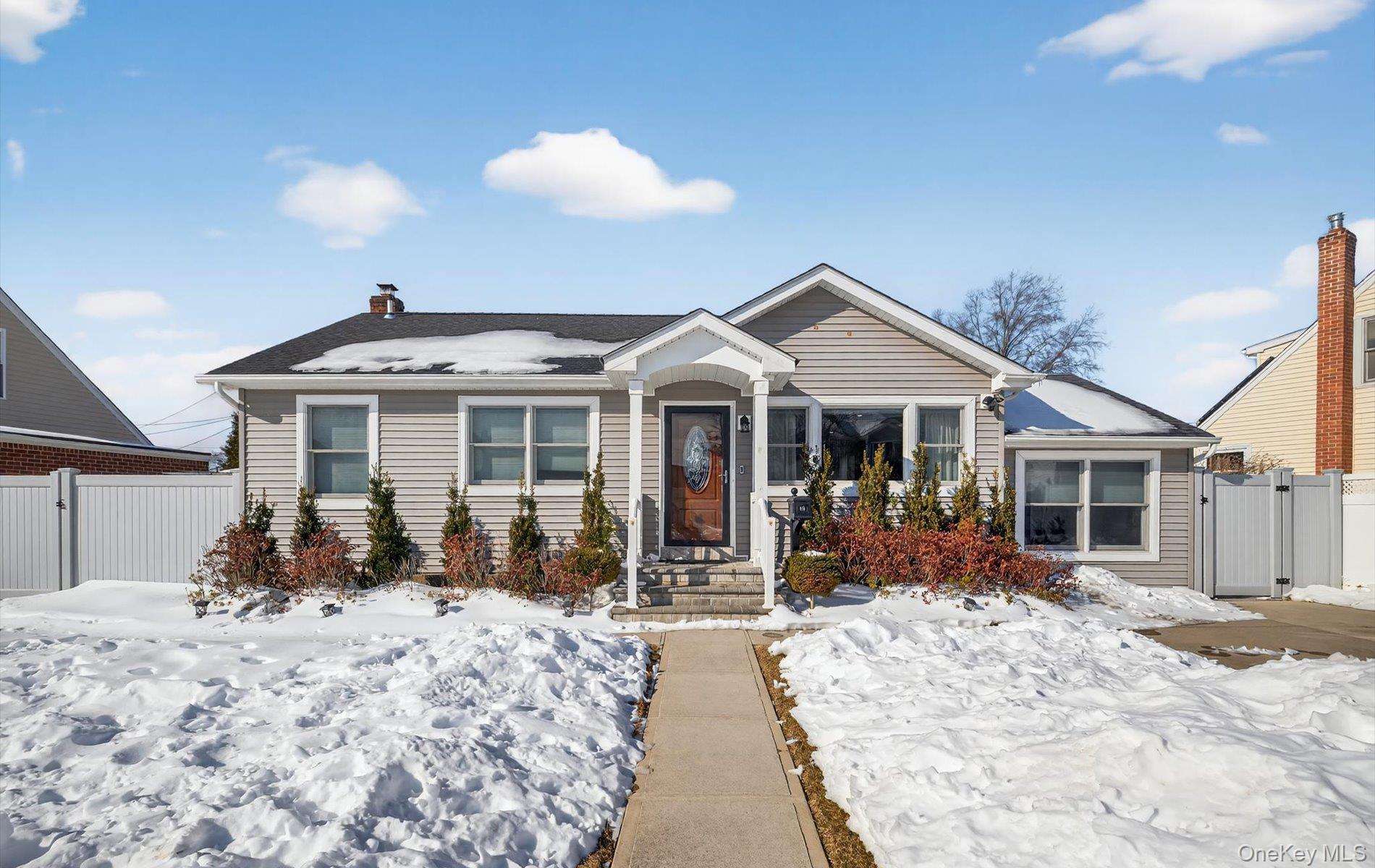 #1 photo, 85 Pengon Circle, East Meadow , NY 11554