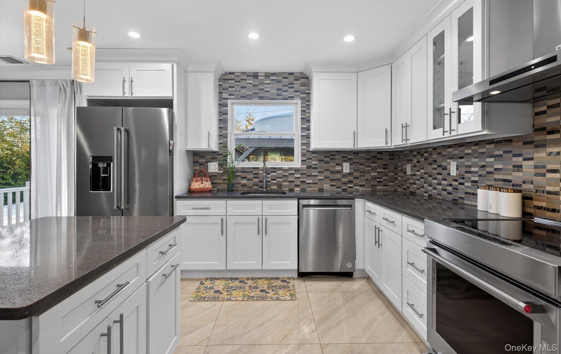 #12 photo, 85 Pengon Circle, East Meadow , NY 11554