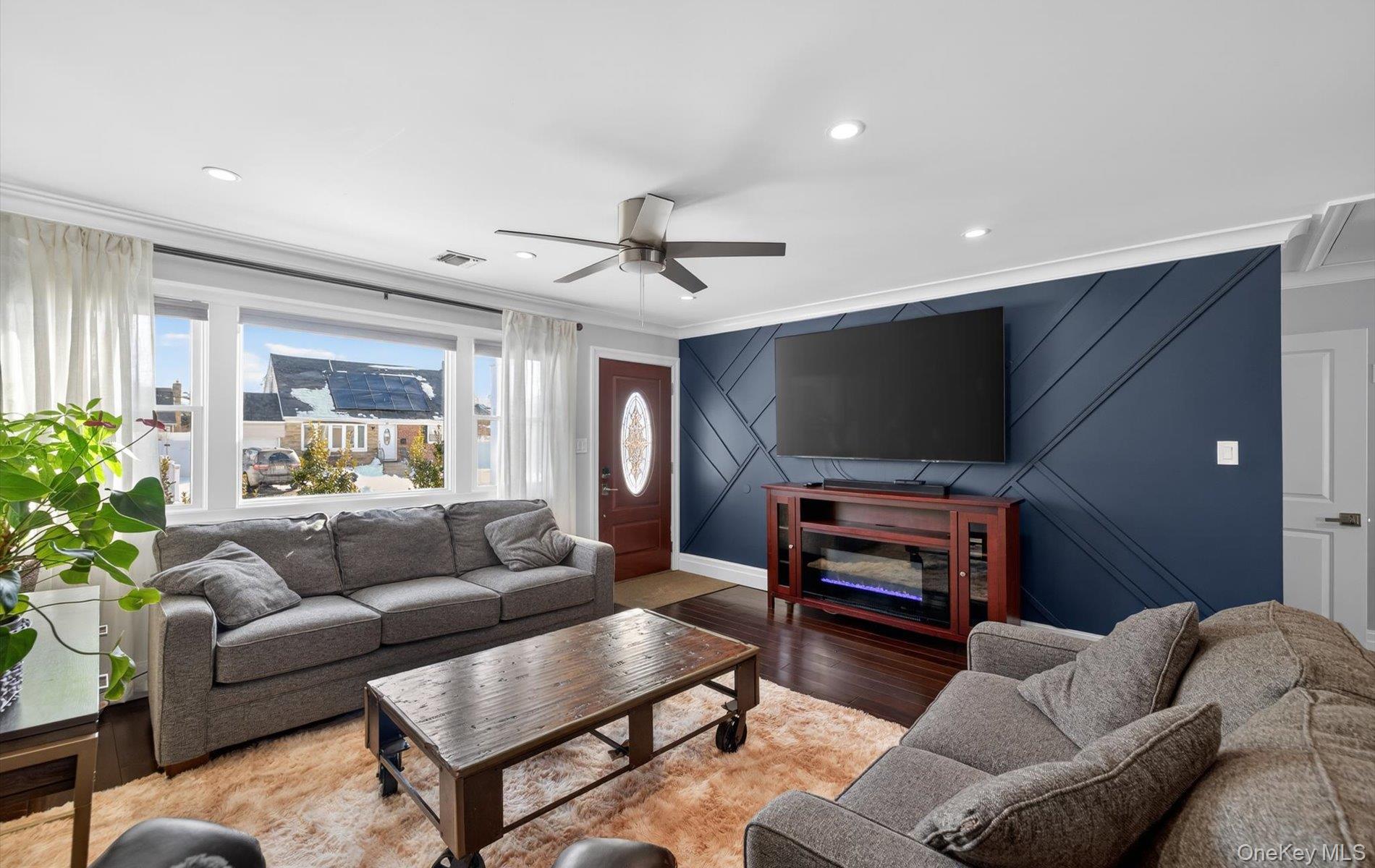 #3 photo, 85 Pengon Circle, East Meadow , NY 11554