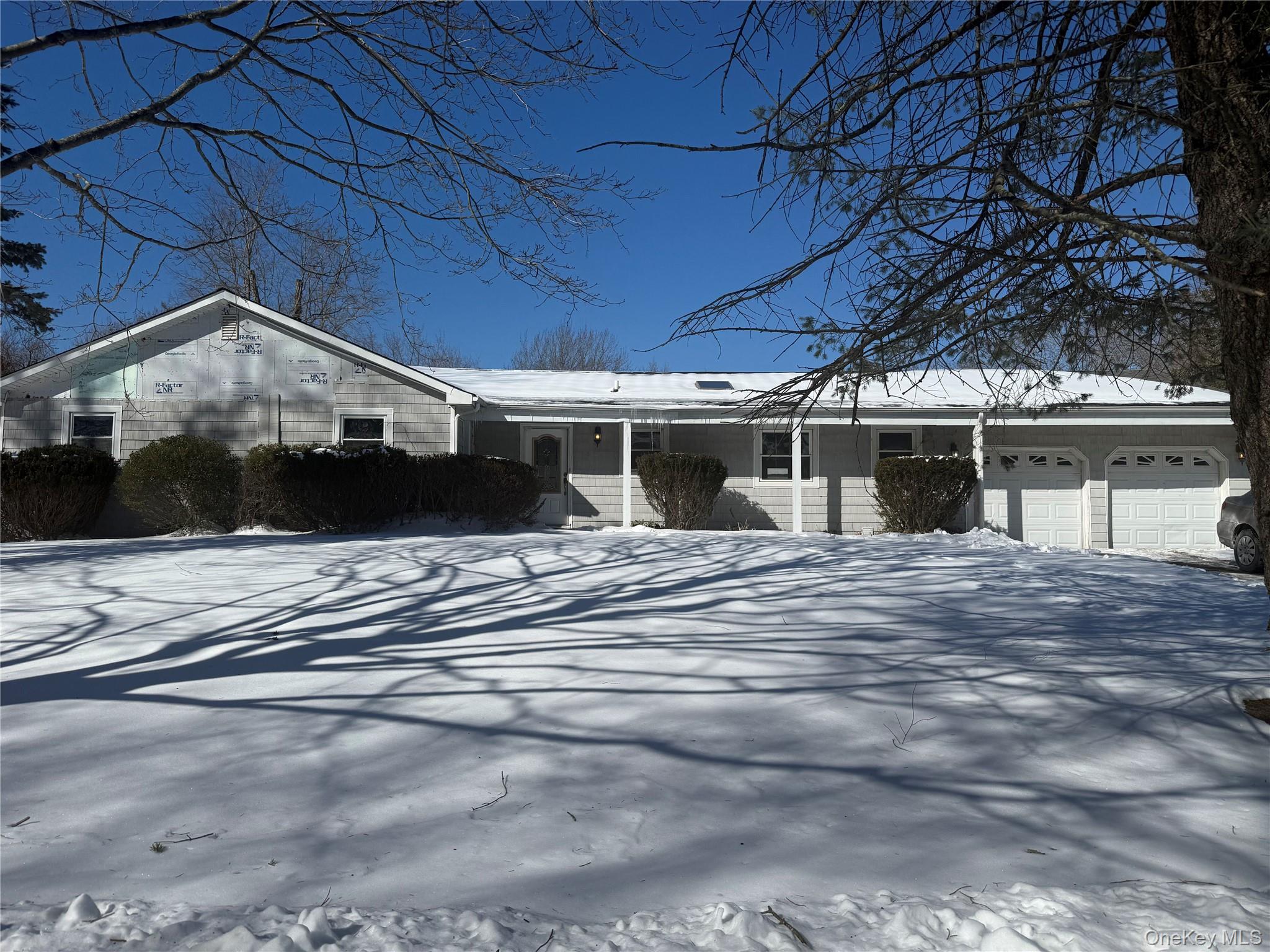 #1 photo, 5 Julia Circle, East Setauket , NY 11733