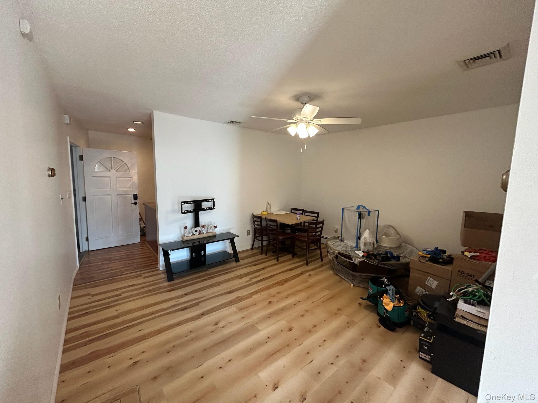 #6 photo, 113-119 Jericho Turnpike, מחוז נסאו Floral Park , NY 11001