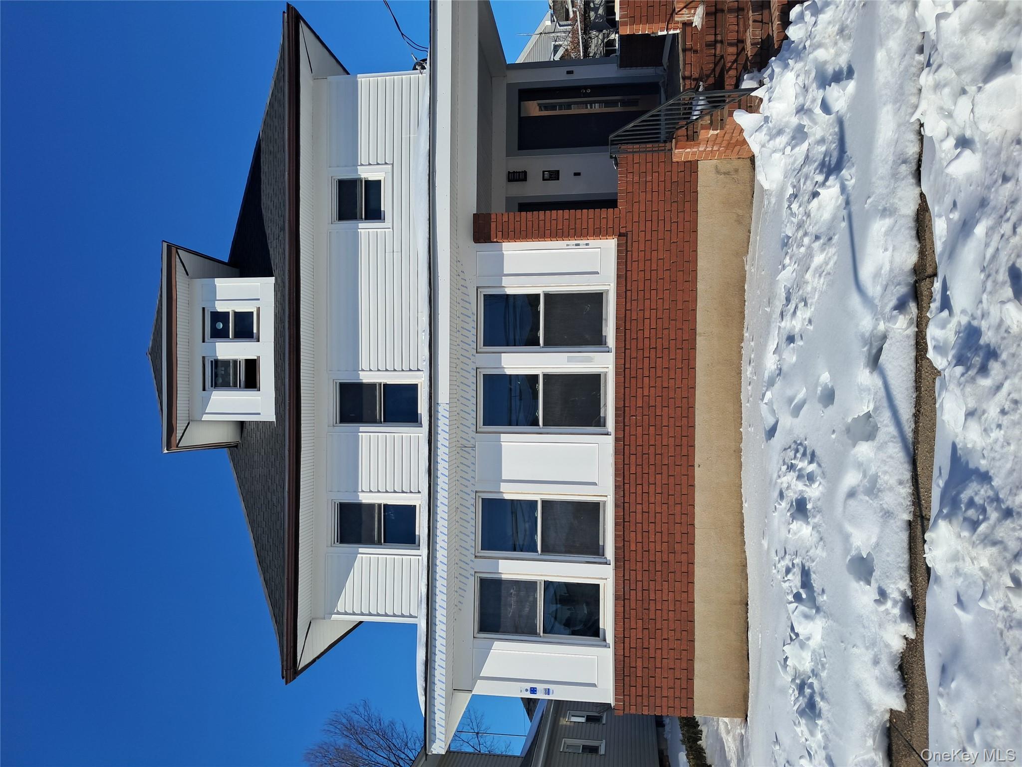 #1 photo, 160 GARFIELD Avenue, Mineola , NY 11501