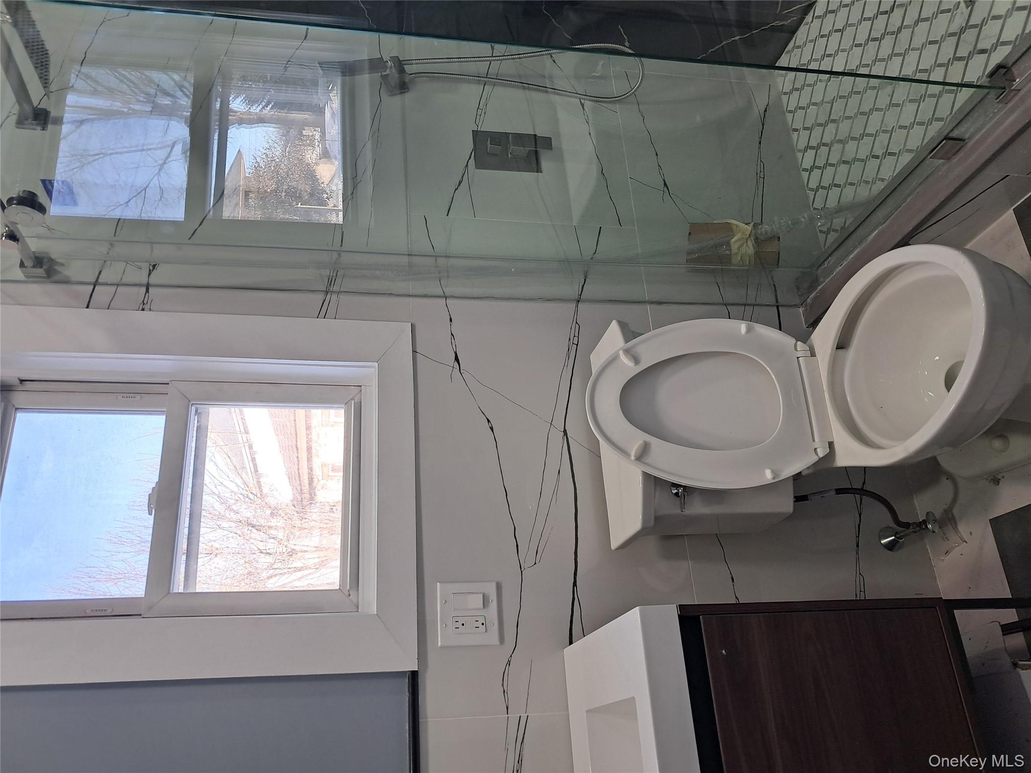 #2 photo, 160 GARFIELD Avenue, Mineola , NY 11501