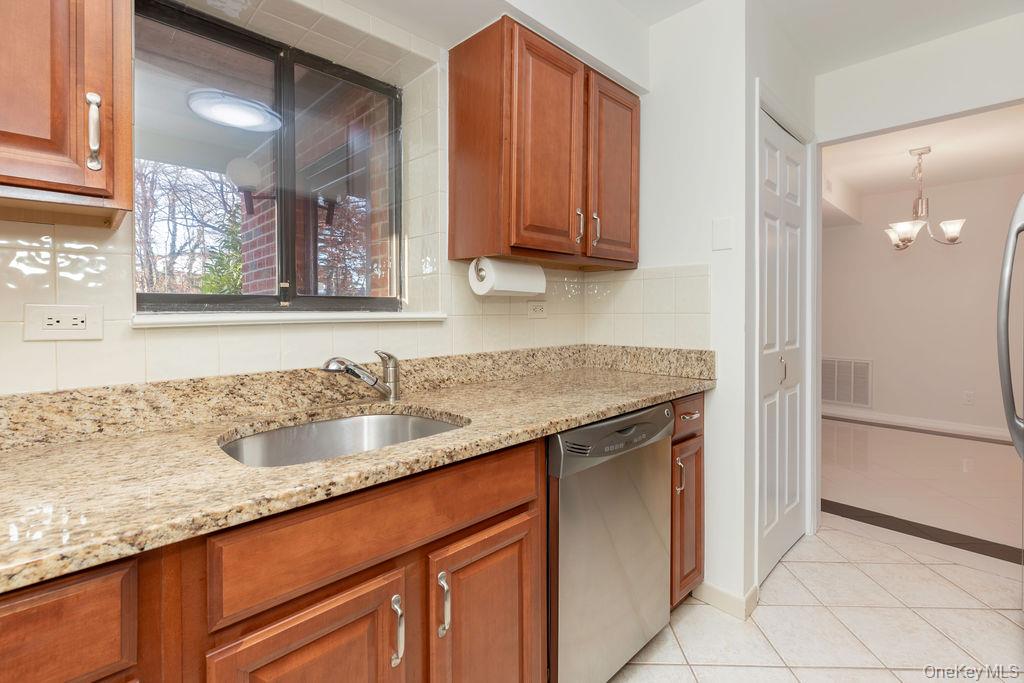 #11 photo, 37 Bronxville Glen Drive, הברונקס Bronxville , NY 10708