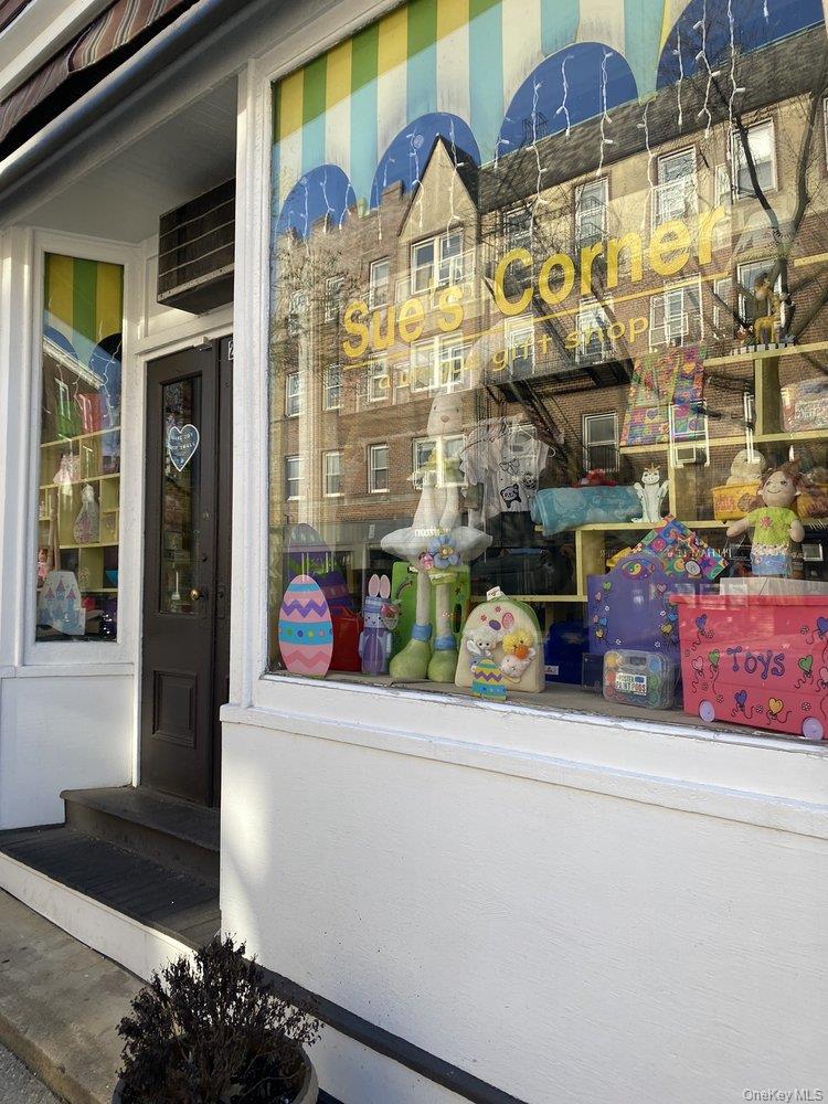 #1 photo, 228 Fifth Avenue, Pelham , NY 10803