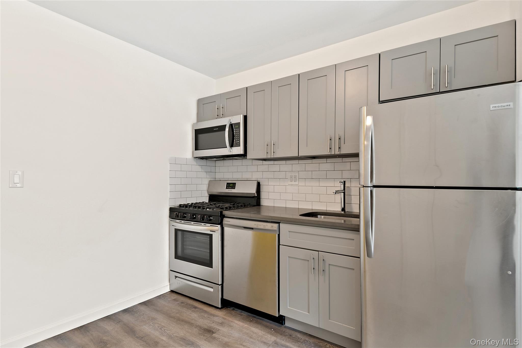 #17 photo, 1047 Morris Avenue, Bronx , NY 10456