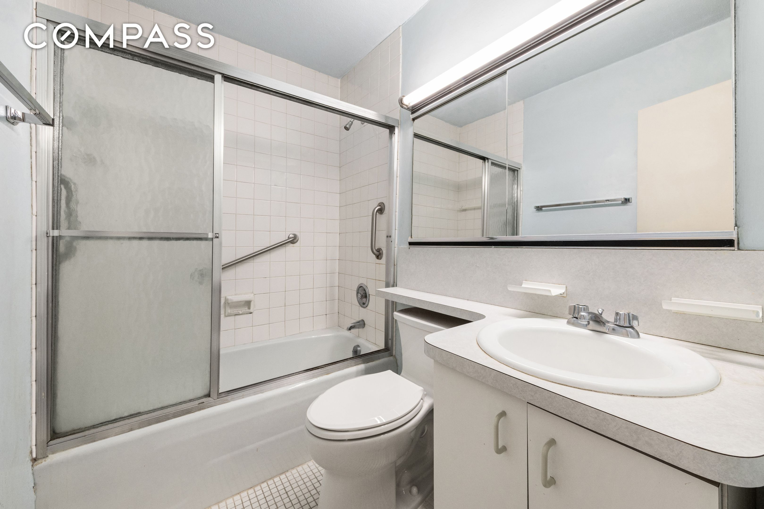 #6 photo, 70-31 108th Street, Куинс ‖ Forest Hills , NY 11375