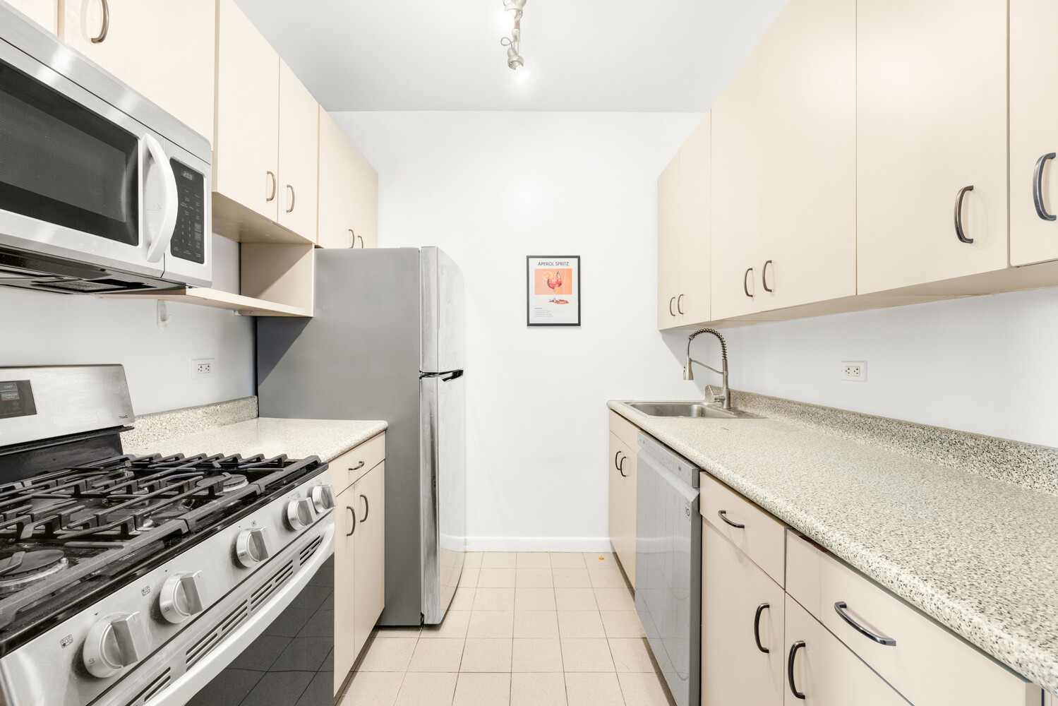 #3 photo, 111 W 67TH Street, Манхэттен ‖ Lincoln Square , NY 10023