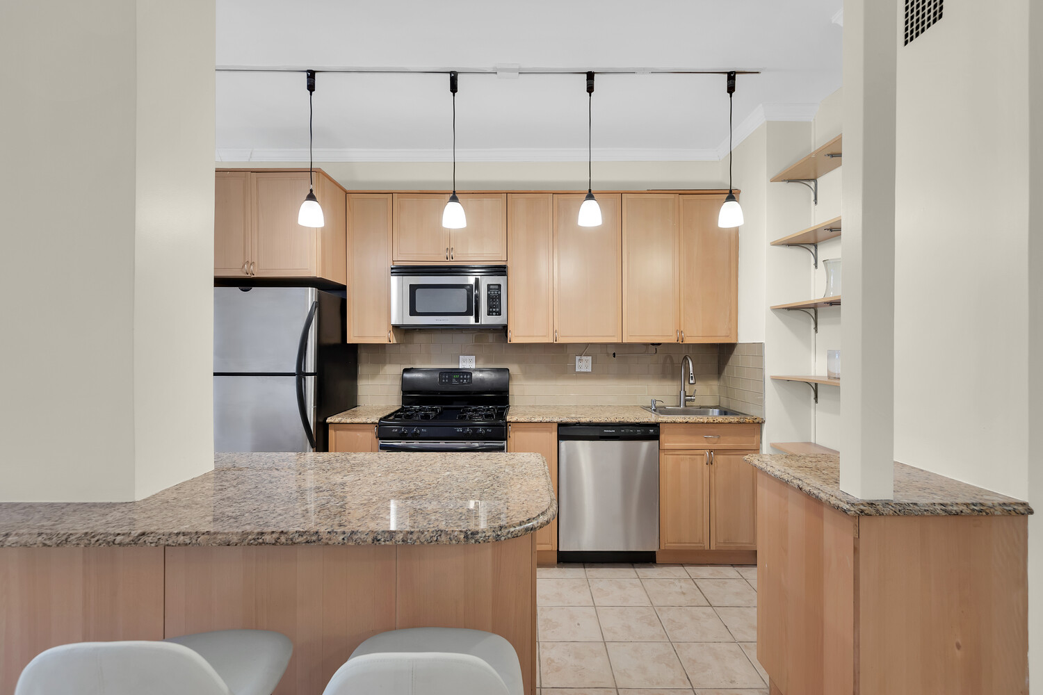 #6 photo, 345 E 73RD Street, Манхэттен ‖ Lenox Hill , NY 10021