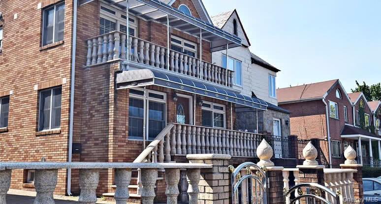 #1 photo, 83-42 159th Street, जमैका Jamaica Hills , NY 11432