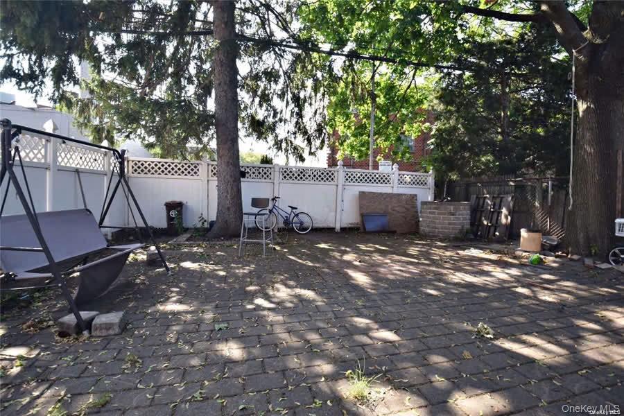 #18 photo, 83-42 159th Street, जमैका Jamaica Hills , NY 11432