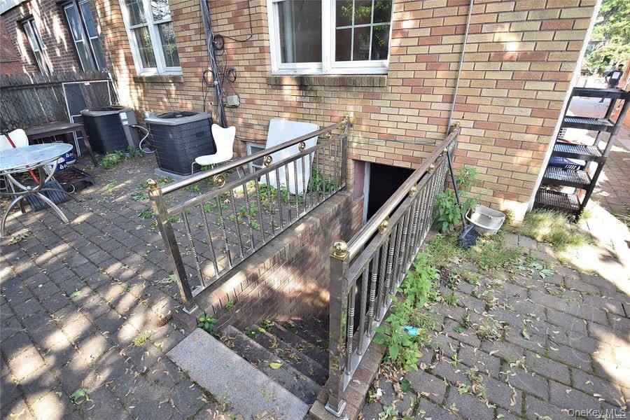 #20 photo, 83-42 159th Street, जमैका Jamaica Hills , NY 11432