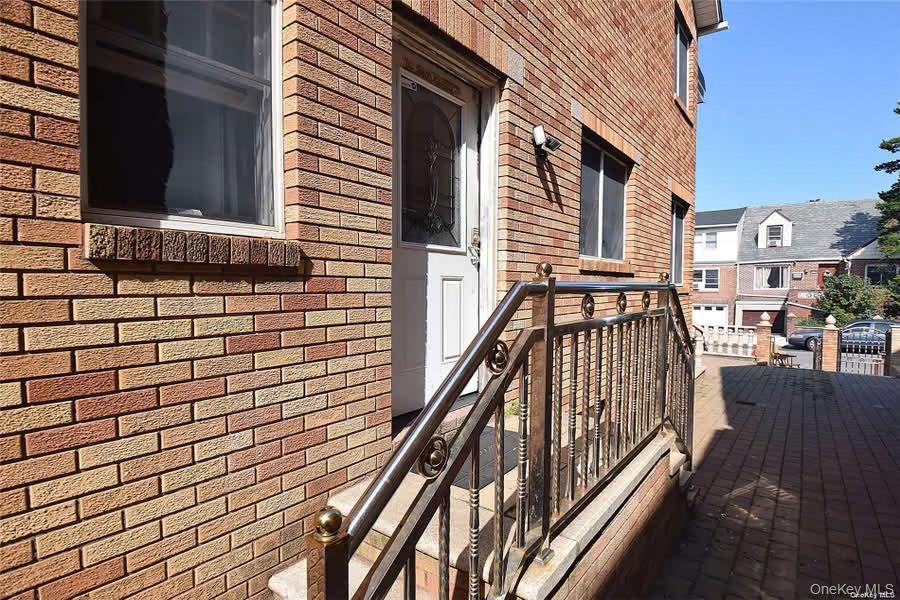 #4 photo, 83-42 159th Street, जमैका Jamaica Hills , NY 11432