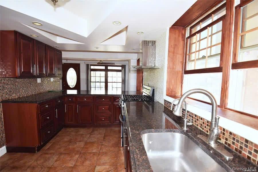 #7 photo, 83-42 159th Street, जमैका Jamaica Hills , NY 11432