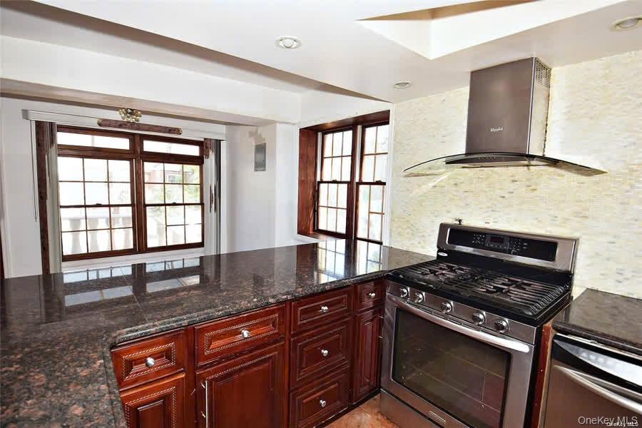 #9 photo, 83-42 159th Street, जमैका Jamaica Hills , NY 11432