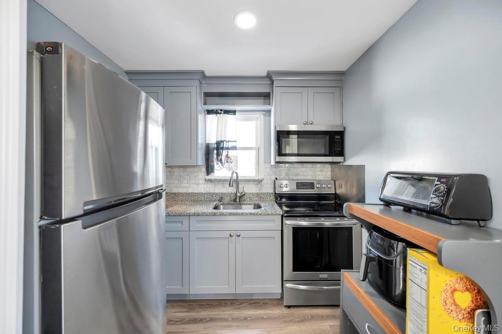 #13 photo, 1333 5th Avenue, Bay Shore , NY 11706