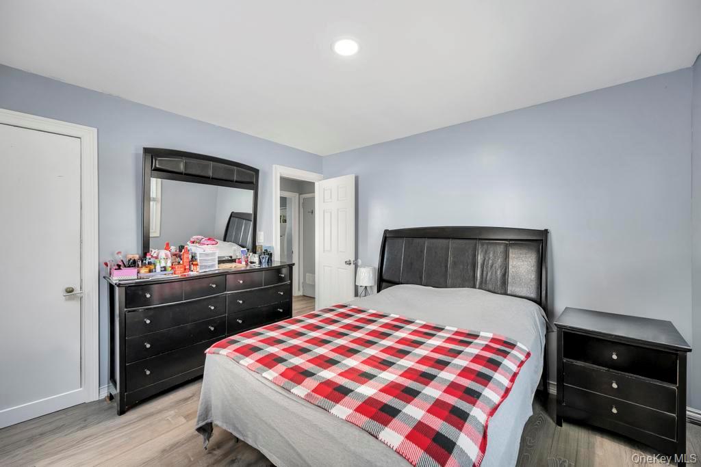 #17 photo, 1333 5th Avenue, Bay Shore , NY 11706