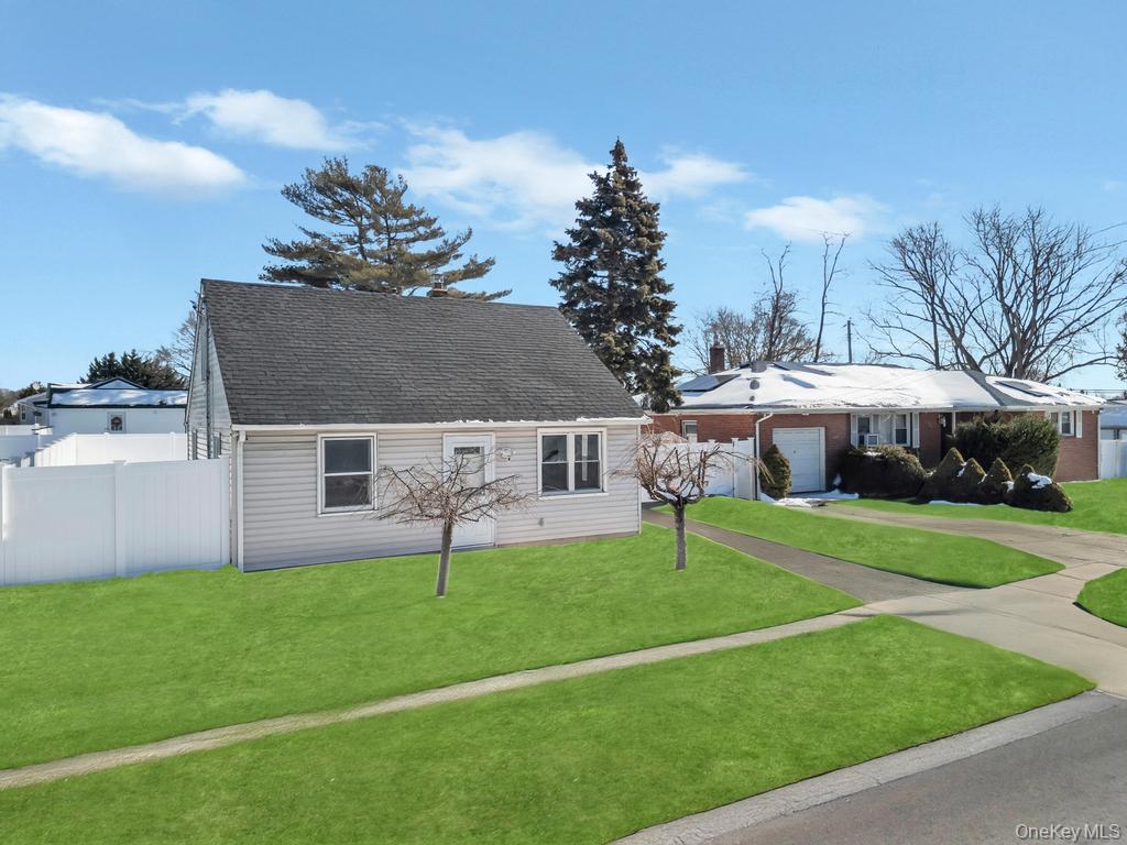 #2 photo, 1333 5th Avenue, Bay Shore , NY 11706