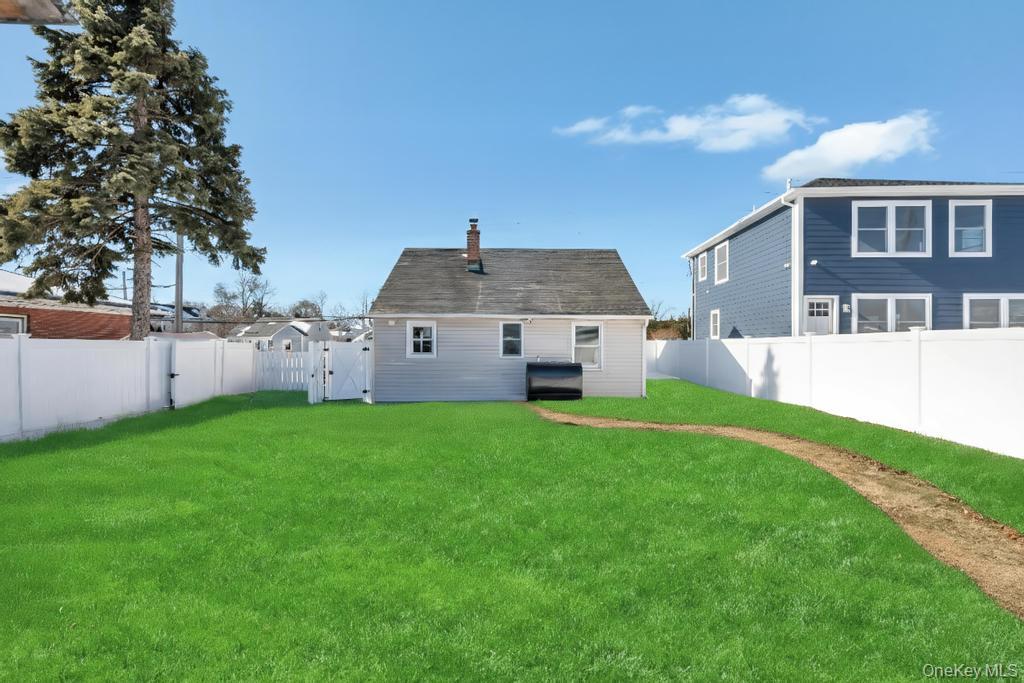 #3 photo, 1333 5th Avenue, Bay Shore , NY 11706